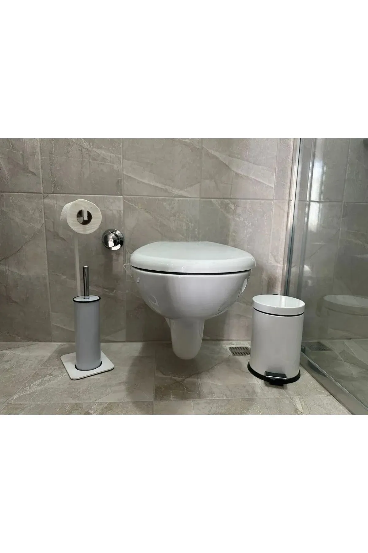 Tuvalet Kağıtlığı Fırçalık ve Pedallı Çöp Kovası Seti – Modern ve Şık Metal Tasarım Beyaz